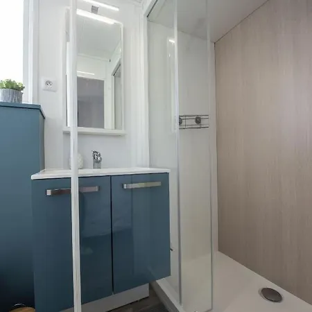 Pour Des Ressourcantes A *