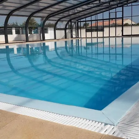 Alpesi faház Pour 6 Dans Un Domaine Avec Piscine