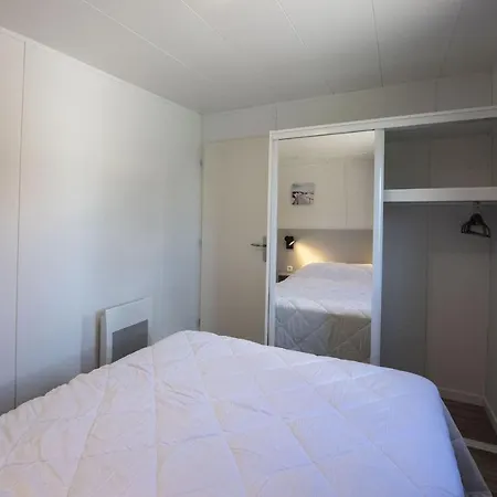 Pour 6 Dans Un Domaine Avec Piscine *