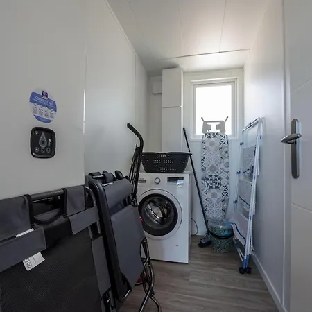 Pour 6 Dans Un Domaine Avec Piscine בקתה *