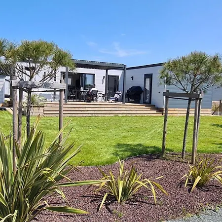 Pour 6 Dans Un Domaine Avec Piscine בקתה *