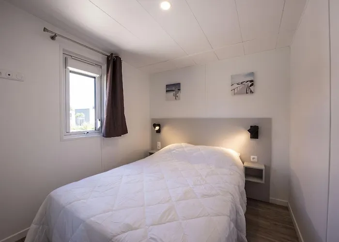 Chalet Pour 6 Dans Un Domaine Avec Piscine *