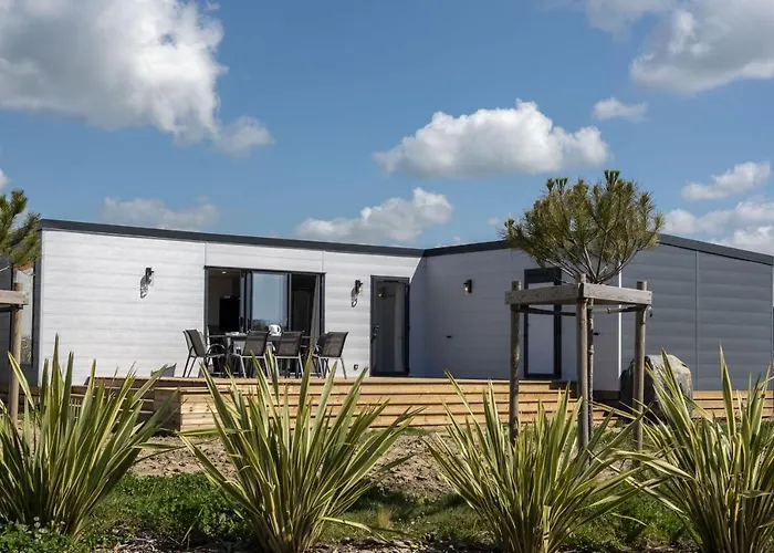 Pour 6 Dans Un Domaine Avec Piscine *