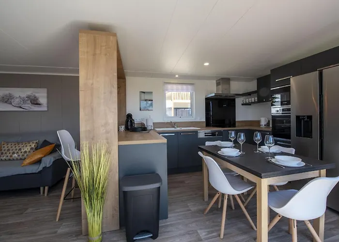 Chalet Pour 6 Dans Un Domaine Avec Piscine *