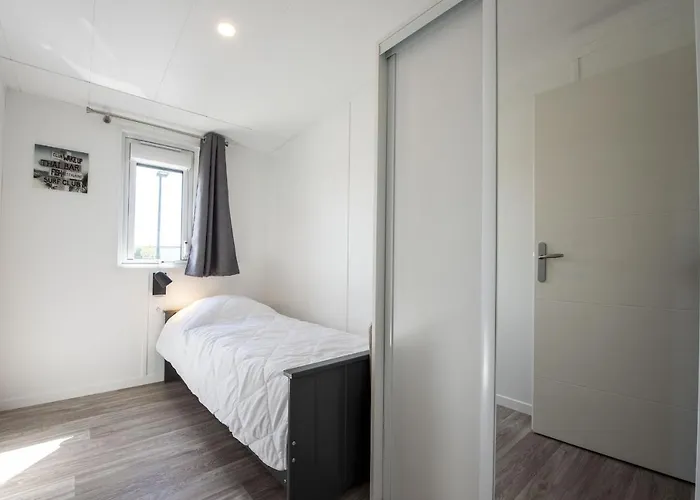 Pour 6 Dans Un Domaine Avec Piscine *